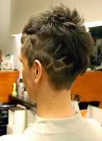 fryzury krótkie - uczesanie damskie z włosów krótkich zdjęcie numer 99